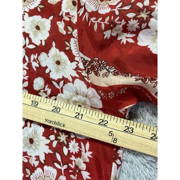 Johnny Was Top Womens Medium 100% Silk Red White Floral Top Buttons Peasant Boho - Picture 8 of 8